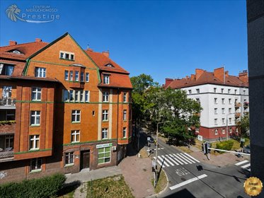 Na sprzedaż przestronne 63 m² z duszą w Bytomiu mieszkanie Bytom