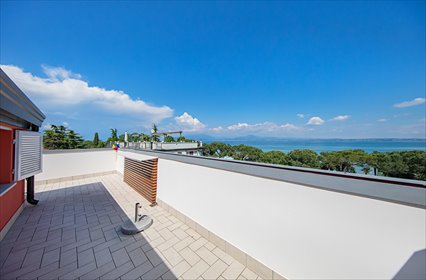 Ekskluzywne mieszkanie z tarasem nad jeziorem Garda mieszkanie Sirmione