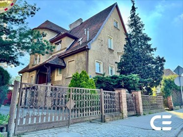 Przestronna willa poniemiecka 165 m² z ogrodem i garażem mieszkanie Oleśnica, Chopina 11