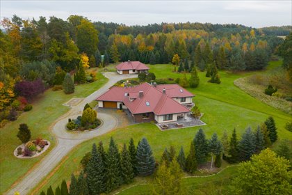 Rezydencja 609 m² w Bydlinie (las, działka 1,72 ha, garaż) dom Bydlino