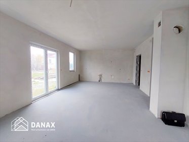 Na sprzedaż przestronne 3-pokojowe mieszkanie 82 m² z ogródkiem i miejscem w Rząsce mieszkanie Rząska