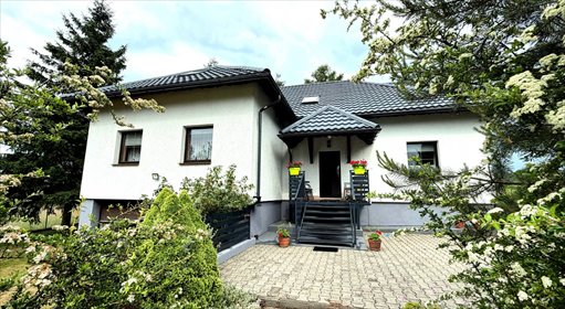 Przestronny dom 7 pokoi z kominkiem i garażem w Gaju-Grzmięcy dom Gaj-Grzmięca, Gaj-Grzmięca