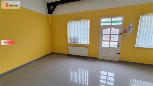 Atrakcyjny lokal usługowo-handlowy 150 m² przy głównej drodze lokal użytkowy Święta