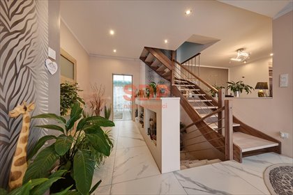 Przestronny dom w Będzinie z garażem i balkonem dom Będzin, Krakowska