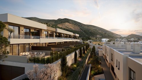 Przestronny dom 210 m² z 4 pokojami w Benalmadenie. dom Benalmadena