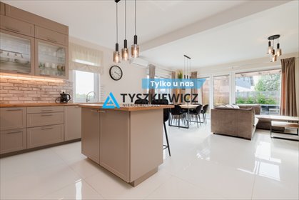 Nowoczesny dom 119,5 m2 z ogrodem i lasem w Bojanie dom Bojano, Kosmiczna