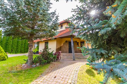 Dom wolnostojący z ogrodem i garażem w Piaskach dom Piaski