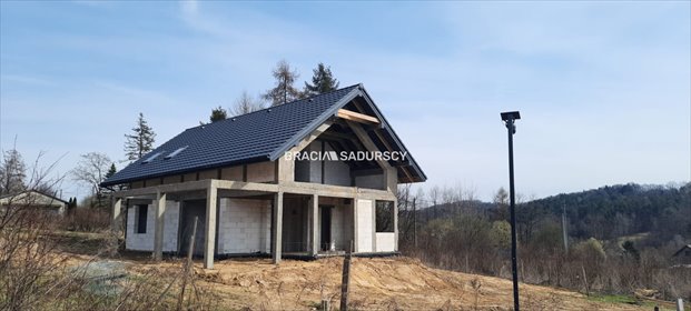 Dom z widokiem na góry i lasy, stan surowy, 1000 m² działki dom Głogoczów