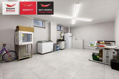 Na sprzedaż przestronny lokal usługowy z zapleczem mieszkalnym lokal użytkowy Gościcino, Grabowa