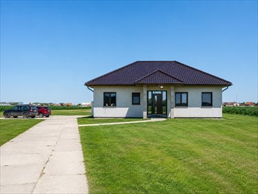 Do sprzedania przestronny dom 145 m² z dużą działką w Magdalenkach dom Magdalenki