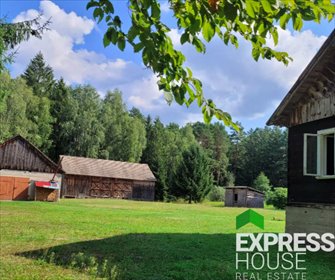 Urokliwy dom 70 m² z piwnicą i stodołą w Brzezinach-Janowiętach dom Brzeziny-Janowięta