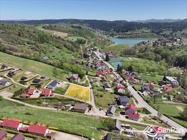 Sprzedam działkę 900 m² z mediami i widokiem na wzgórza działka Wołkowyja