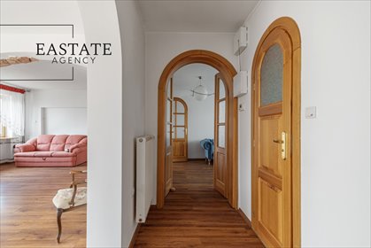 Przestronny dom 300 m² po remoncie, 2 kuchnie, 3 łazienki dom Wołomin, Cicha