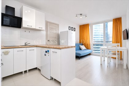 Przestronne 36,3 m² z widokiem na miasto, gotowe do wprowadzenia mieszkanie Warszawa, Śródmieście, Grzybowska