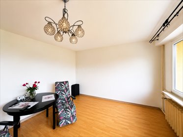 Mieszkanie do remontu z dużym potencjałem, balkon, parking mieszkanie Góra Kalwaria, Towarowa