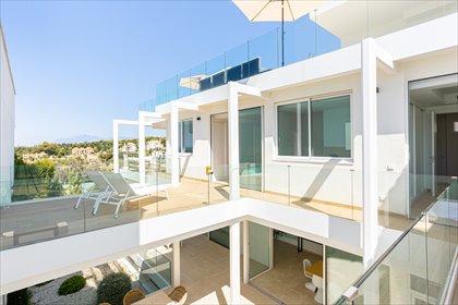 Na sprzedaż luksusowa willa z basenem i panoramicznym widokiem dom Marbella