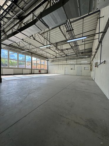 Hala 341m² z biurem, ogrzewaniem i monitoringiem magazyn Warszawa, Białołęka, Żerań, Szałwiowa