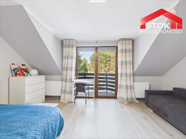 Dom w lesie z tarasem i 6 pokoi, 194 m² dom Kuriany
