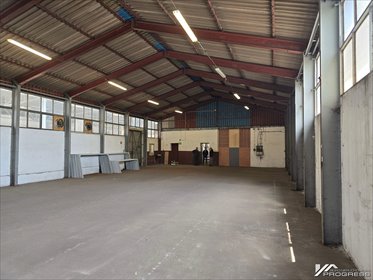 Na wynajem hale magazynowe 1140 m² z biurami i ogrzewaniem magazyn Krosno