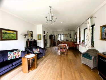 Przestronny dom z dużym ogrodem i dwustanowiskowym garażem dom Korytów A