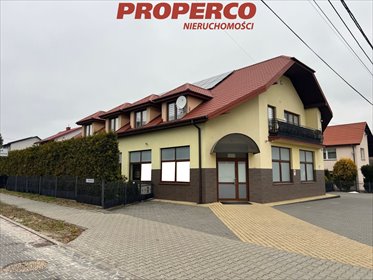 Polecam inwestycyjny budynek z wynajętym parterem i mieszkaniami dom Piekoszów