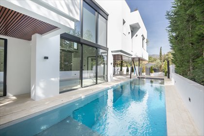 Na sprzedaż luksusowa willa 470 m² z basenem i widokiem na Marbella dom Marbella Golden Mile