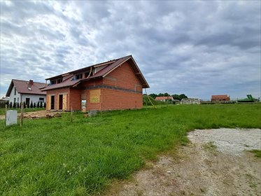 Nowoczesny bliźniak z kominkiem i dużą działką dom Przedmoście