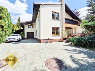 Przestronny dom 232 m² z ogrodem - gotowy do zamieszkania dom Częstochowa, Wrzosowiak