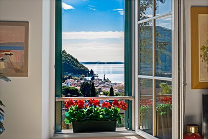 Panoramiczne mieszkanie 42 m² z basenem i garażem. mieszkanie Garda