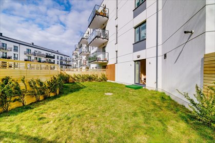 Kawalerka z ogrodem 90 m² i miejscem postojowym mieszkanie Pruszków, Targowa