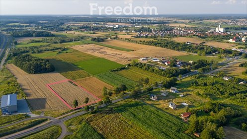 Działka inwestycyjna z dobrym dojazdem i możliwością zabudowy. działka Piątki