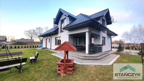 Do sprzedania nowoczesny dom 175 m² z garażem i dużą działką dom Kamień Pomorski