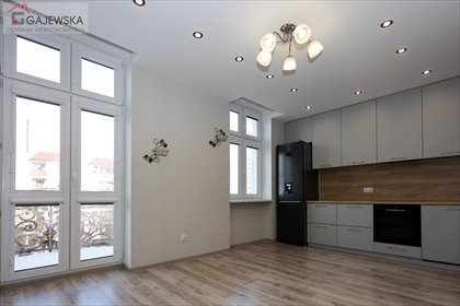 Klimatyczne 32,3 m2 po remoncie, balkon, niski czynsz mieszkanie Piła