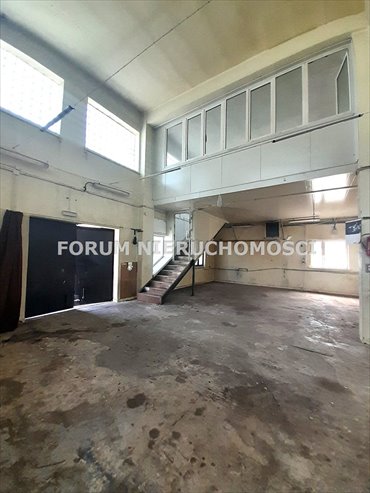 Na wynajem hala 224 m² z biurem w centrum Bielska magazyn Bielsko-Biała, Centrum