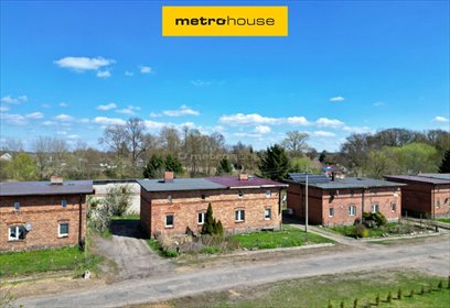 Słoneczny bliźniak z dużym potencjałem na 1200 m² działce dom Pęzino