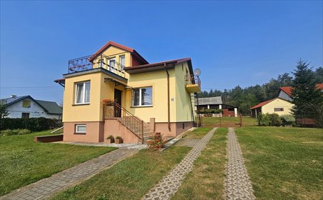 Urokliwy dom z budynkami gospodarczymi, las i stawy dom Poniatowa