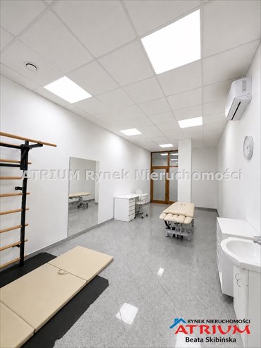 Polecam przestronny lokal 30 m² na I piętrze w Piotrkowie lokal użytkowy Piotrków Trybunalski