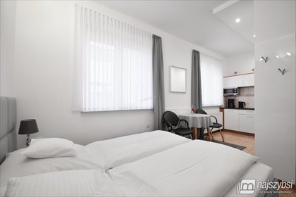 Zapraszam do pensjonatu 500 m² w Kołobrzegu z apartamentami i ogrzewem słonecznym dom Kołobrzeg, zachodnia