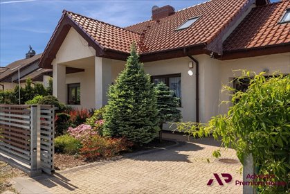 Przestronny dom 166 m² z funkcjonalnym układem i dużą prywatnością dom Borówiec, Strumykowa