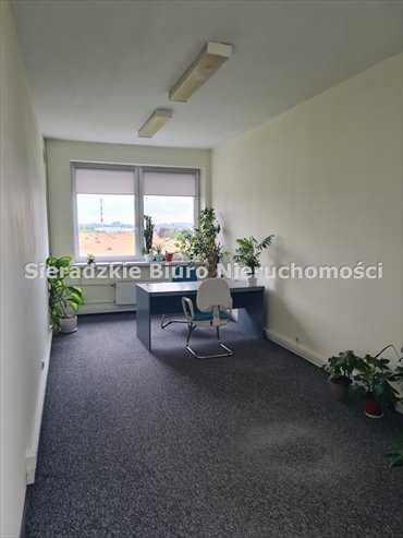 Na wynajem przestronny lokal biurowo-usługowy 23 m² w Sieradzu lokal użytkowy Sieradz