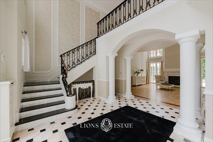 Sprzedam luksusową rezydencję 504 m² z krytym basenem i jacuzzi dom Konstancin-Jeziorna, Konstancin
