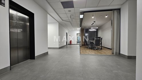 Na wynajem przestronny lokal 39 m² w Śródmieściu Warszawy lokal użytkowy Warszawa, Śródmieście, Ludna