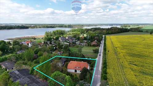 Urokliwa nieruchomość z dawną szkołą i stajnią, 25 min od Poznania dom Zborowo