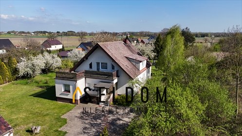 Przestronny dom 170 m² z ogrodem i garażami w Domecko dom Domecko