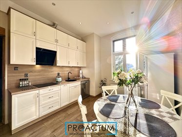 Na sprzedaż przestronne 196 m² z zabytkowym charakterem i balkonem mieszkanie Toruń, Marii Konopnickiej