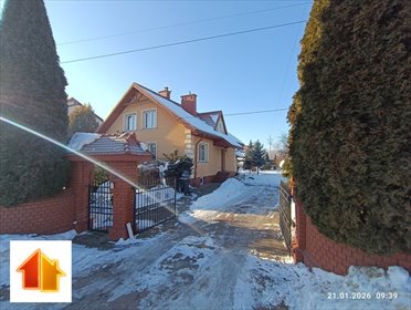 Komfortowy dom 180 m² z 6 pokojami, garażami i piwnicą dom Laszki