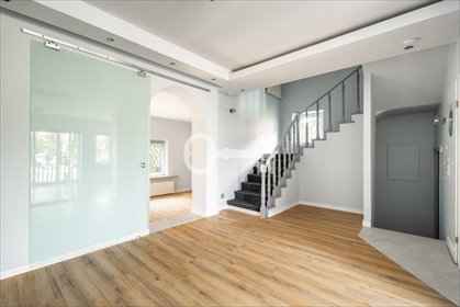Przestronny dom biurowy 240 m² w Wilanowie - 8 pokoi i parking dom Warszawa, Wilanów Niski, Wiertnicza