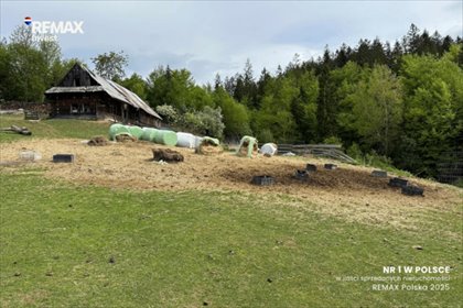 Widokowa działka z domem i stawem w Istebnej dom Istebna