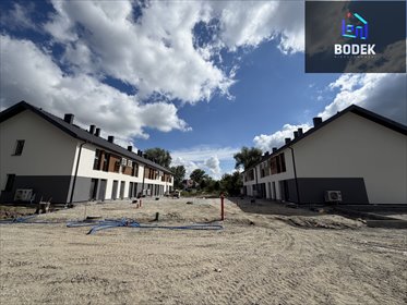 Sprzedam nowoczesne 3-pokojowe mieszkanie z balkonem i ogródkiem mieszkanie Siechnice, Siechnice, Kolejowa