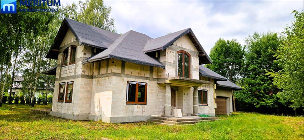 Dom w stanie surowym zamkniętym z dużą działką i prywatnością dom Strzeniówka